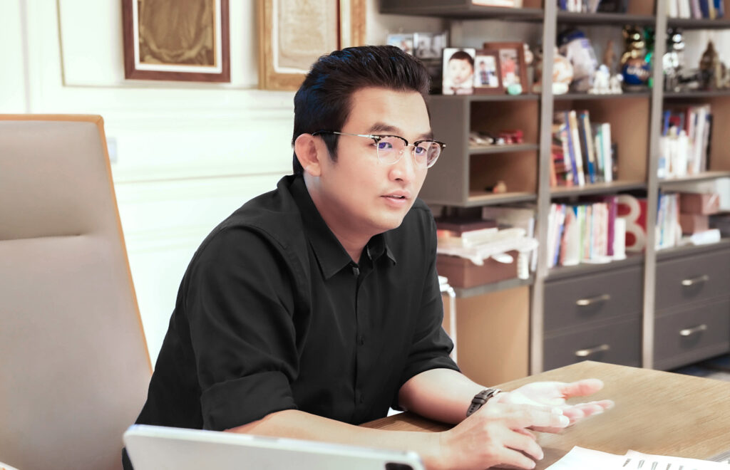 Founder-Mobile-Img-02